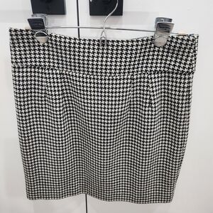 Banana Republic Black and White Mini Skirt